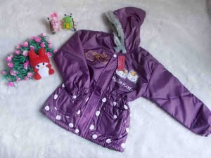 jaket-anak-battita-waterproof-anti-air-hello-kitty-ungu-Rp-50.000-muat-untuk-anak-2-3-tahun