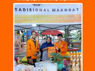 Peserta Kursus Digital Marketing LKP Kembar Melakukan Wawancara Kepada Pelaku UMKM Di Acara Klaten Fair 2026